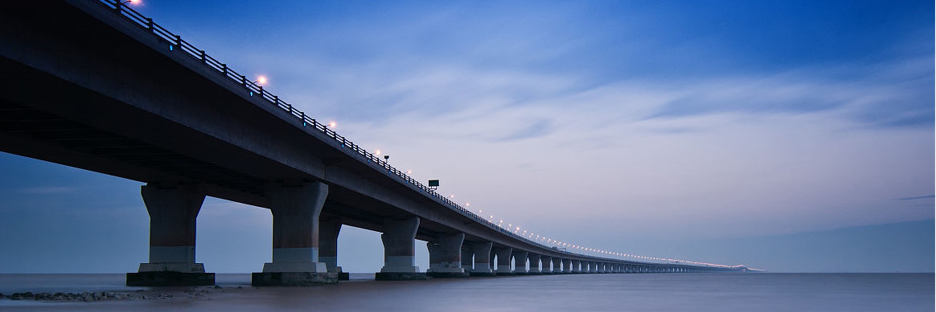 https://chcnav.com/uploads/donghai-bridge-shanghai-china-apache-6-survey-chcnav.jpg