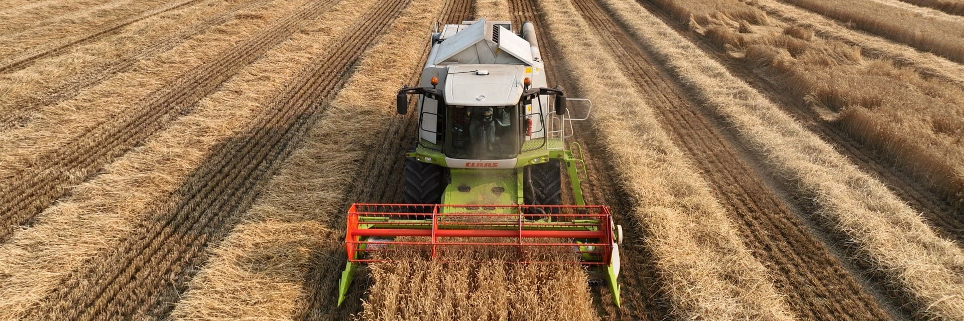 https://chcnav.com/uploads/high-precision-positioning-agriculture-auto-steer.jpg